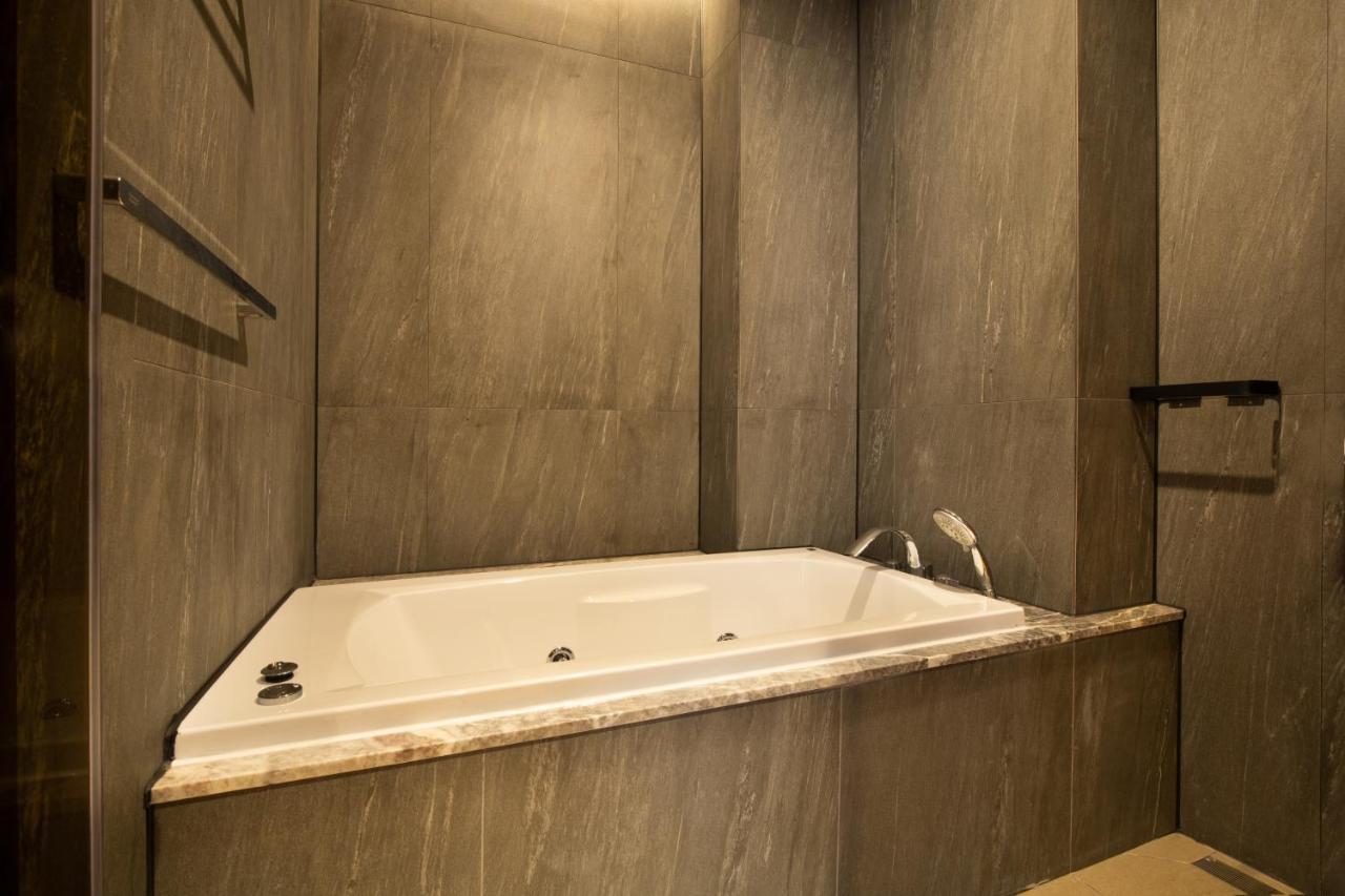 Jeonju Tourist Hotel Kkotsim Екстер'єр фото